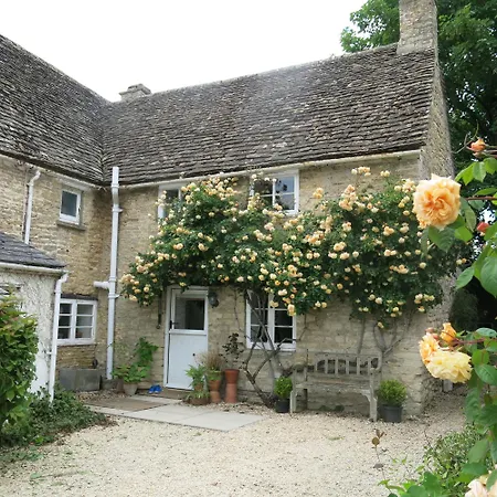 Characterful Cotswold Cottage Cirencester Exterior photo