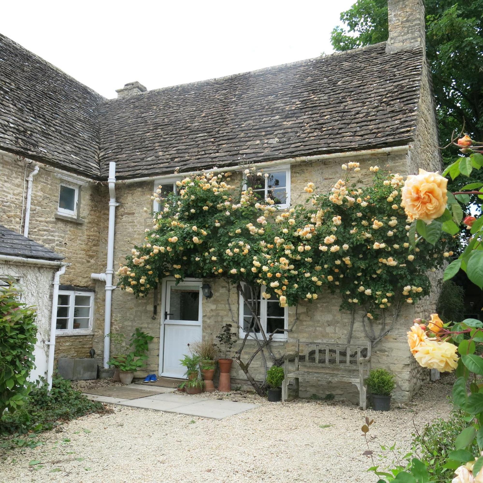 Characterful Cotswold Holiday home Cirencester